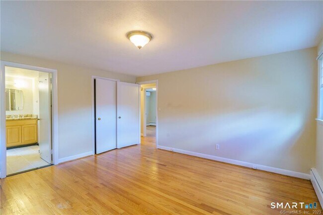 Building Photo - 33 Sky View Dr