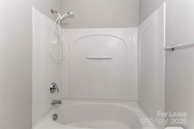 Building Photo - 153 Marakery Rd