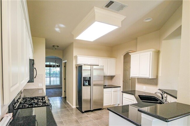 Building Photo - 5116 Bluestar Dr