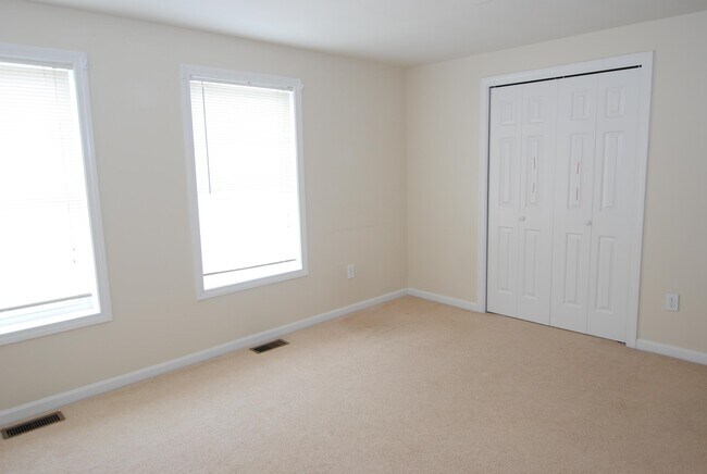 Building Photo - 78 Overlook Cir