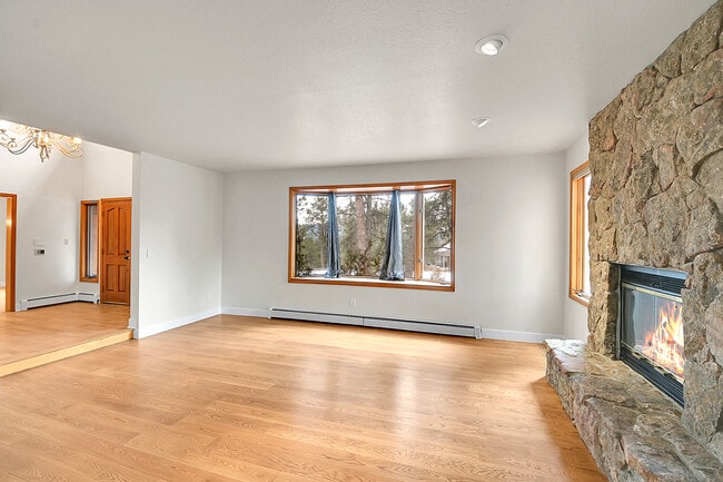 Building Photo - 29604 Canterbury Cir