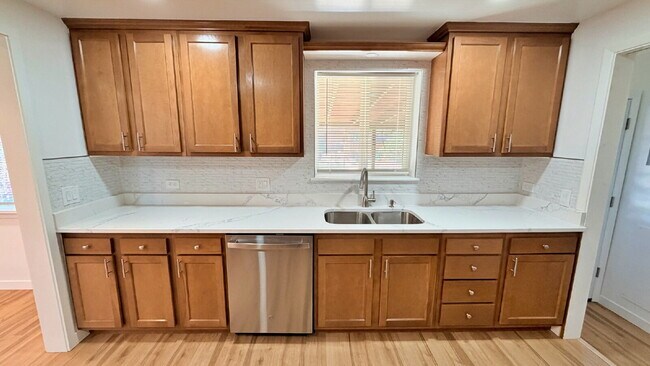 Building Photo - FANTASTIC REMODELED 3 Bed 2 Bath Home in Strayer & Shephards Park Hill Brand New Flooring New Car...