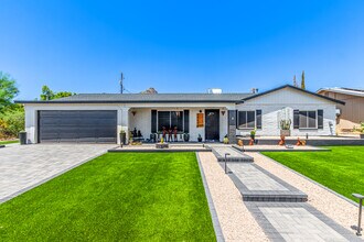 Building Photo - 1540 E El Camino Dr
