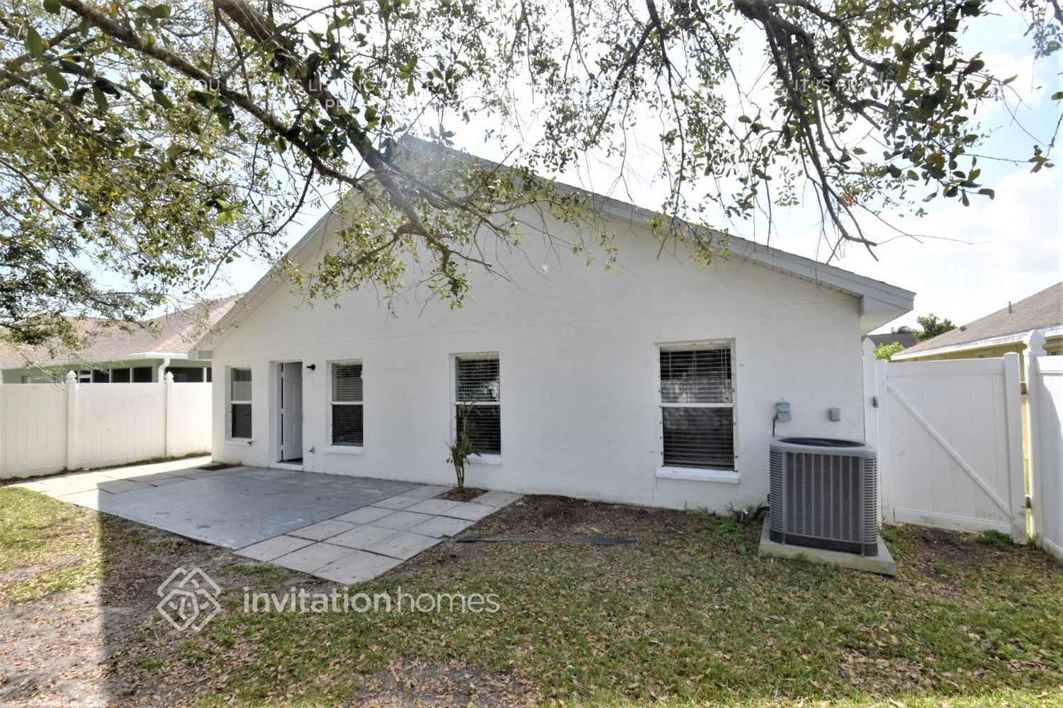 Building Photo - 2030 Stratford Pointe Dr