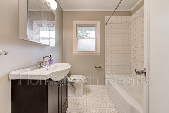 Building Photo - 2622 NW 42nd St