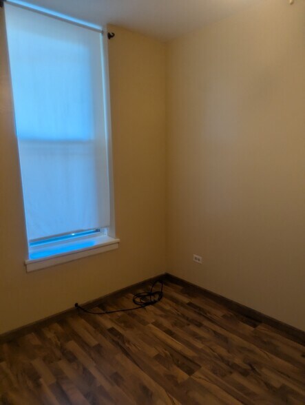 Full bedroom - 1722 S Ashland Ave