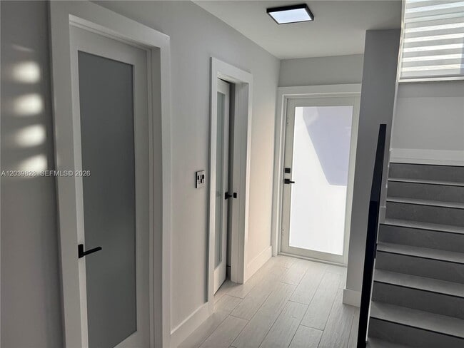 Building Photo - 6653 SW 140th Ave
