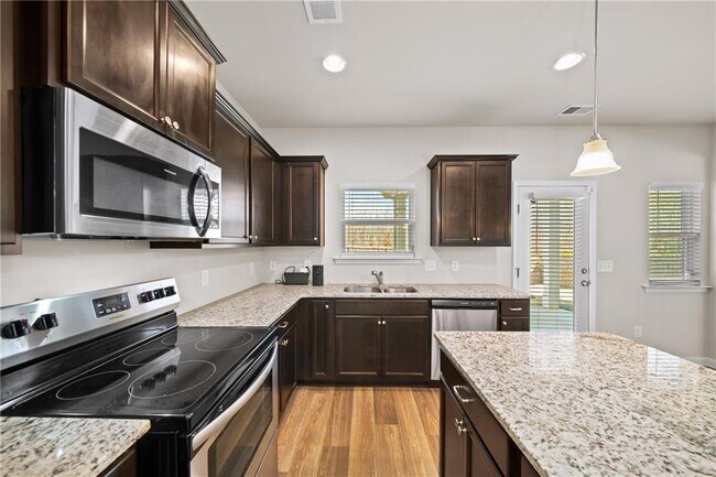 Building Photo - 5337 Burrus Ln