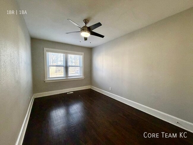 Building Photo - 217 E 46th St