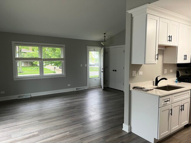 Building Photo - 139 Spuhler Dr
