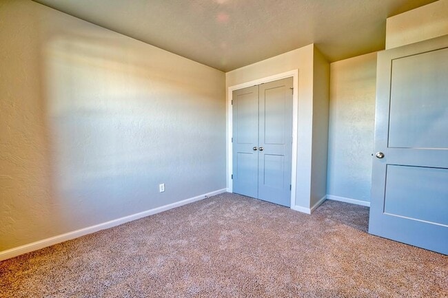 Building Photo - 1530 S 7th St