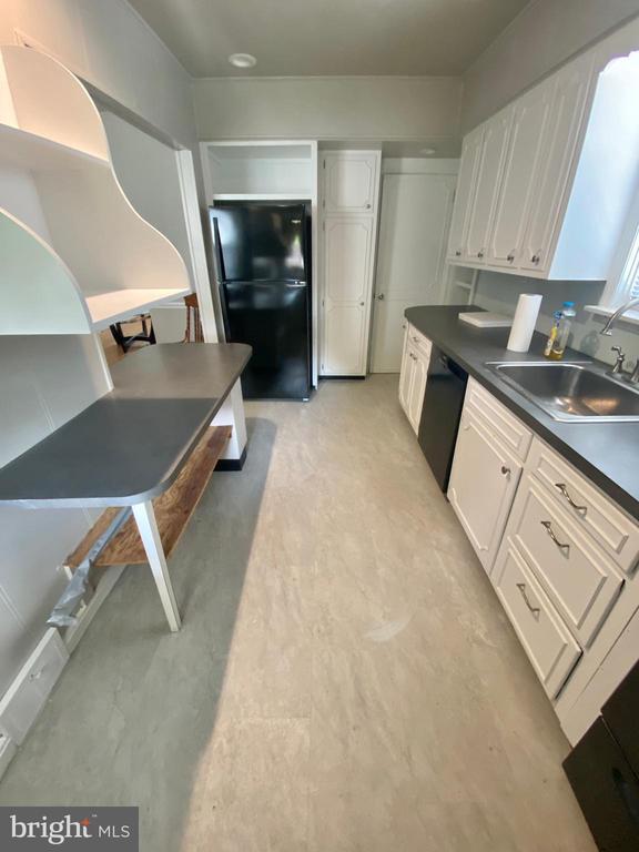 Building Photo - 404 New Rd