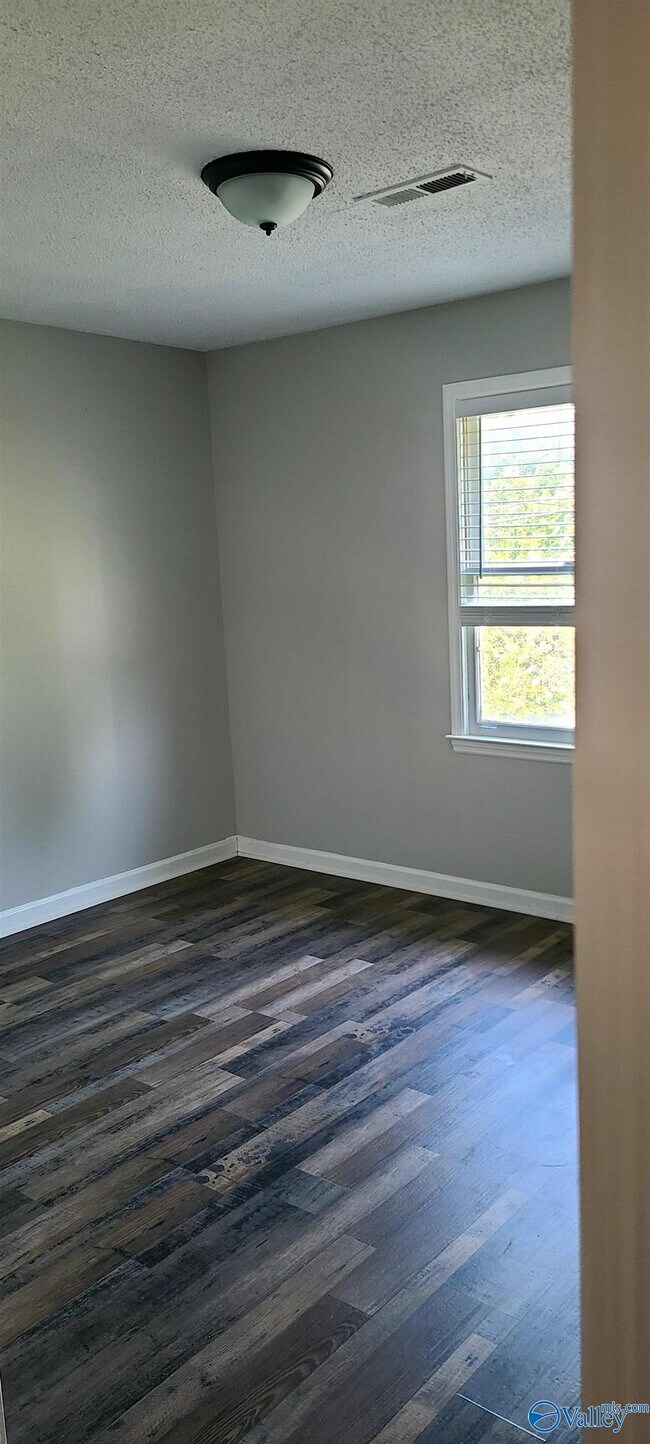 Building Photo - 6218 Robinhood Ln NW