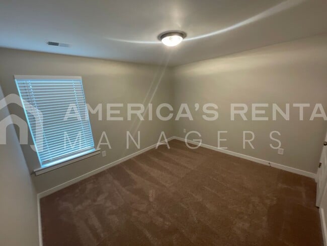 Building Photo - Home for Rent in Oak Grove, AL!!! Available to View with 48 Hour Notice!!!