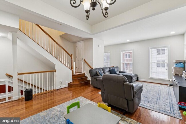 Building Photo - 2205 Greywing St