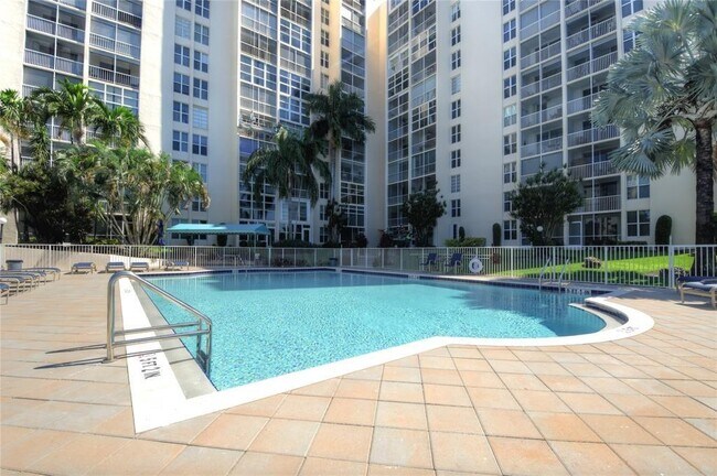 Building Photo - 1391 S Ocean Blvd