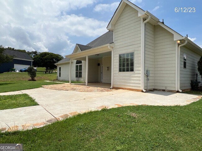 Building Photo - 80 Drew Cir