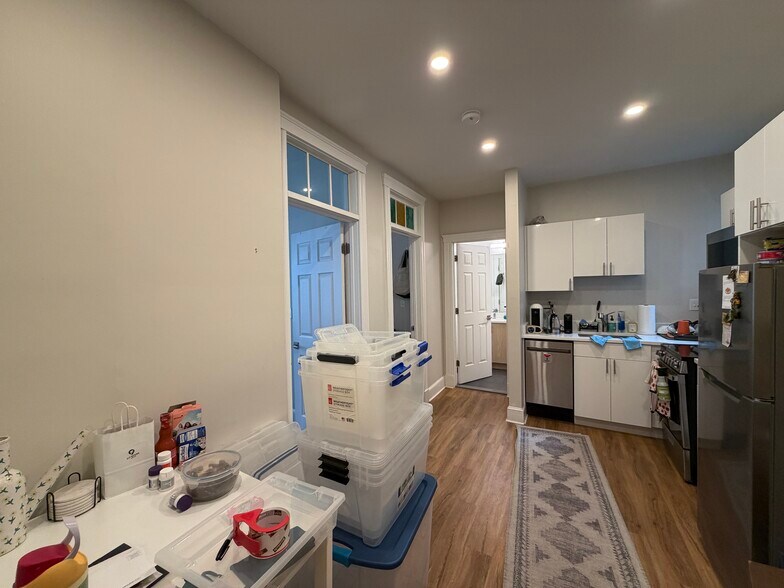 Building Photo - 16 Aberdeen St