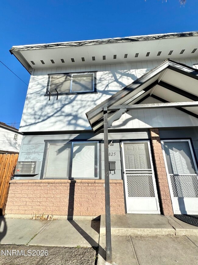 Building Photo - 825 Belli Dr