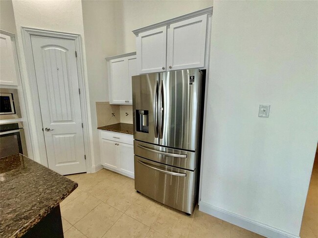 Building Photo - 21413 Merveil Dr