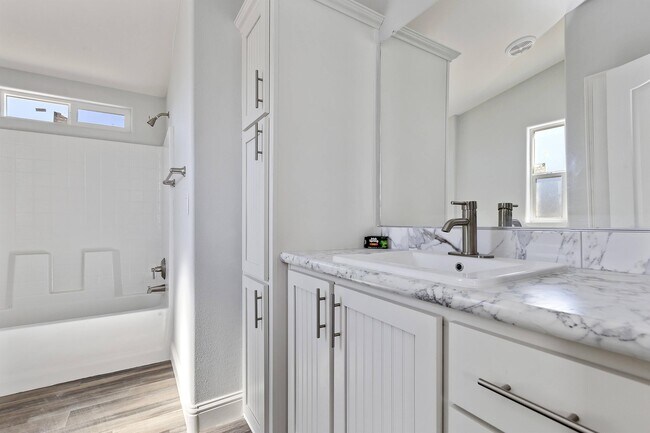Building Photo - 60661 Chalet Dr