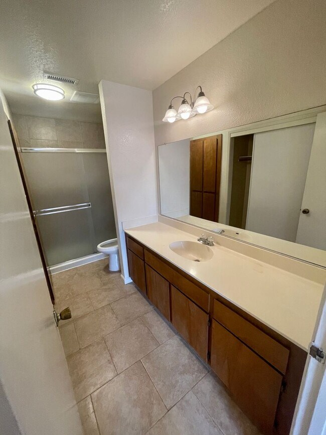 Building Photo - 8192-8194 Talbot Way