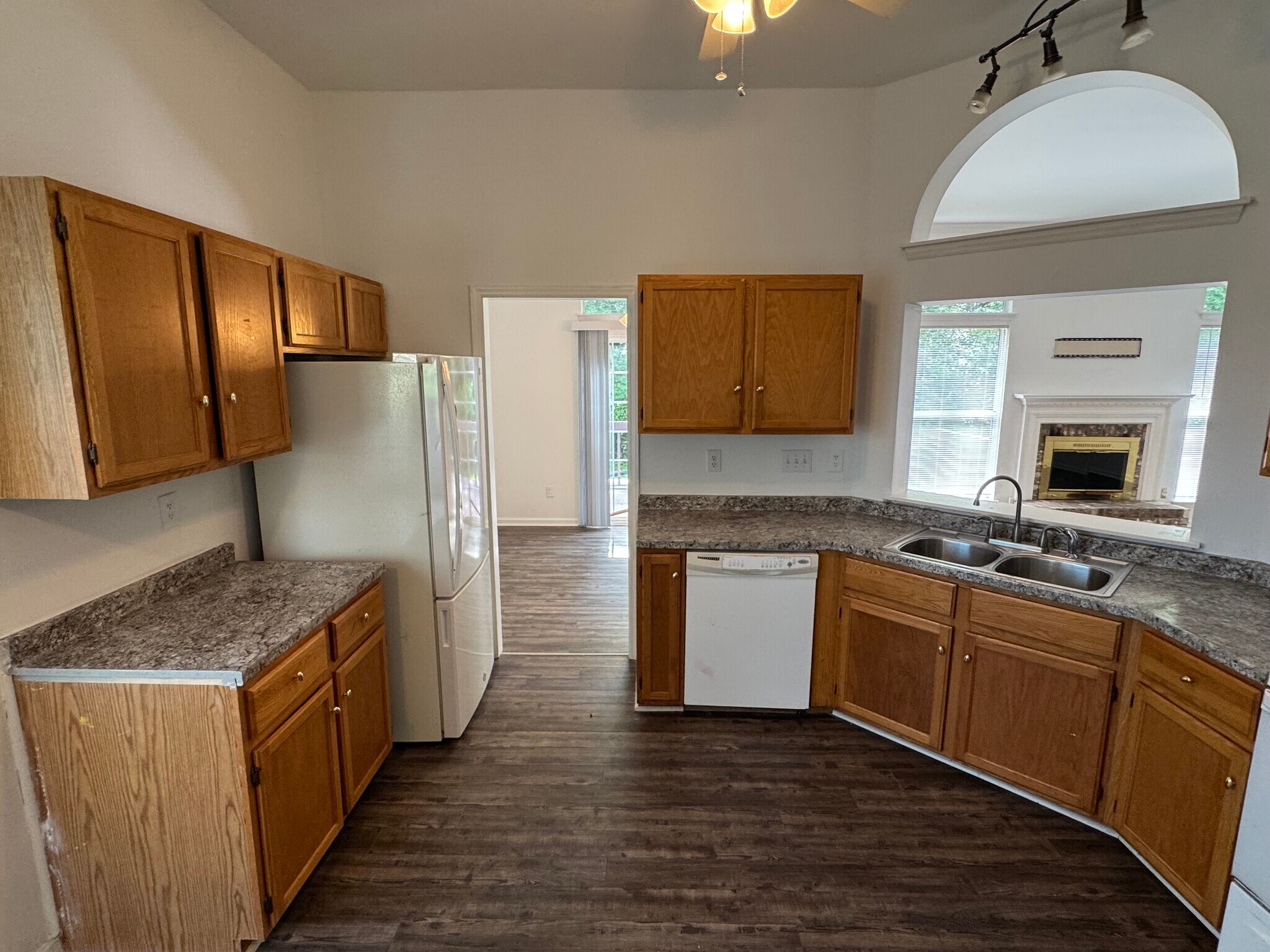 Building Photo - 3206 Rheinwood Ct