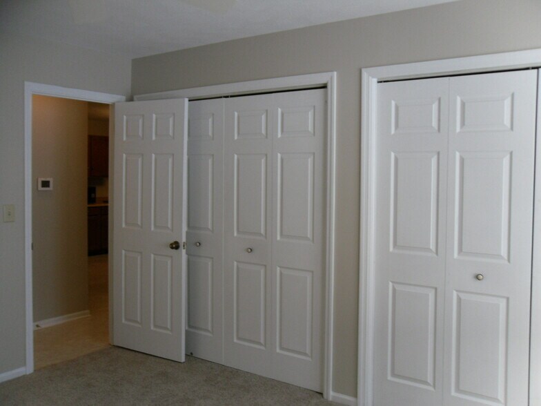 Building Photo - 1130 Cymar Dr E