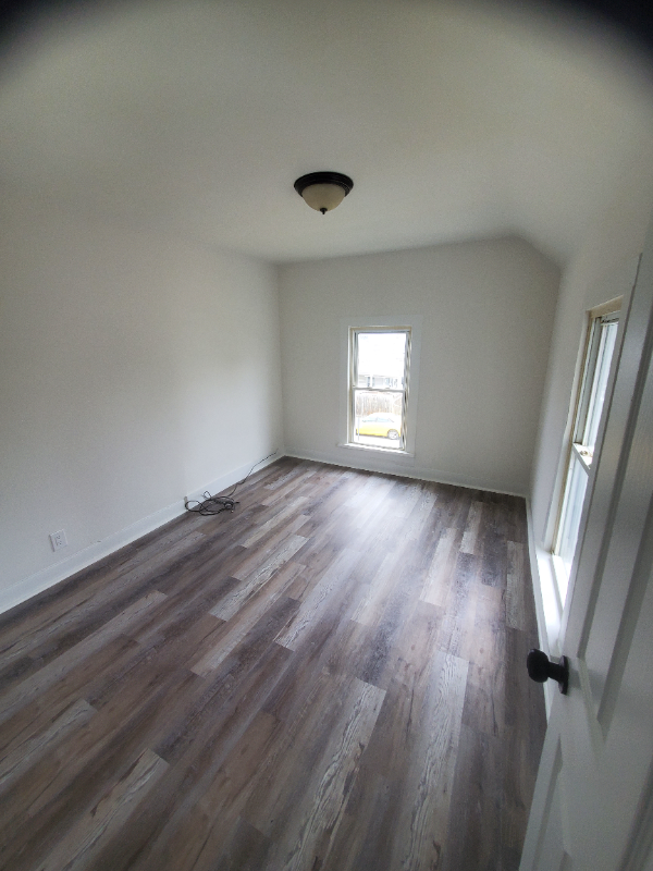 Building Photo - 3 Schubert St