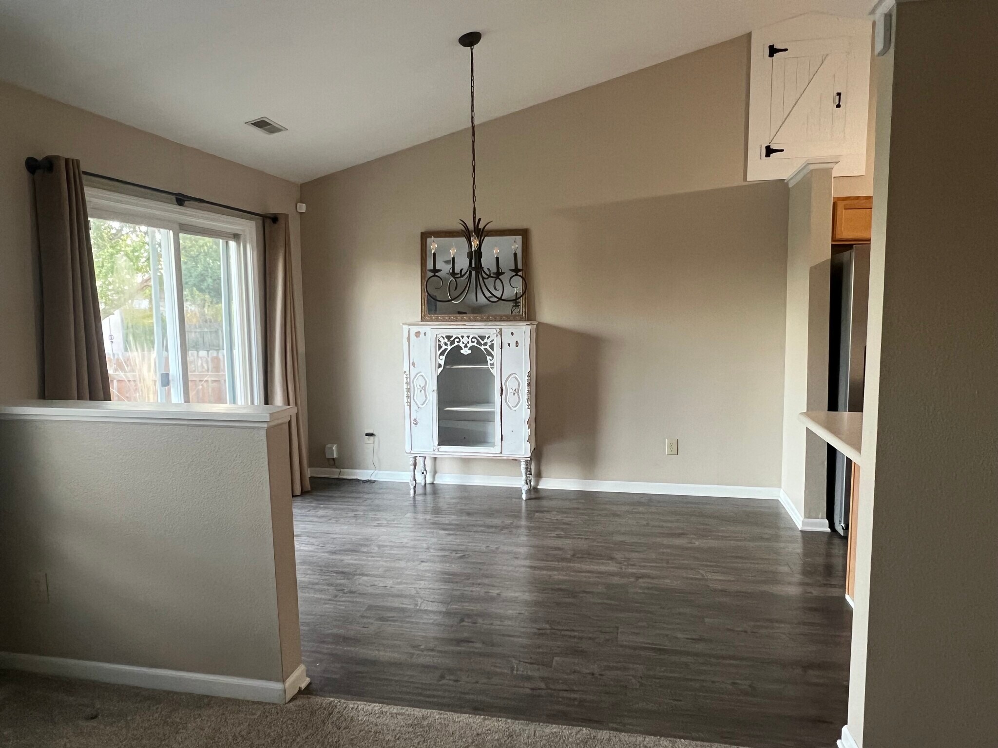 Dining area - 227 Lakemoore St