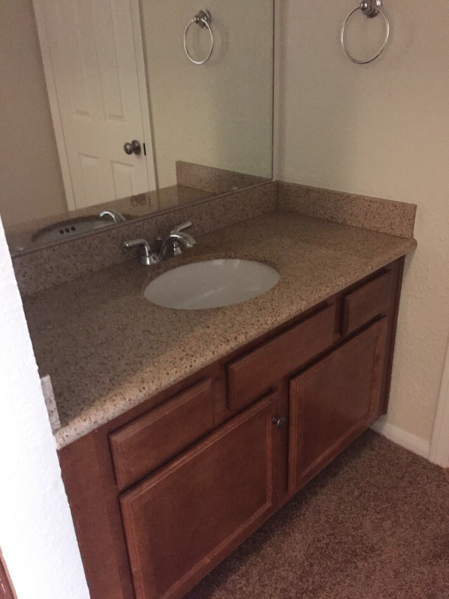 Building Photo - 432 Edgehill Ln