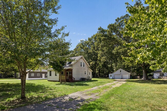 Building Photo - 144 Nelson Dr