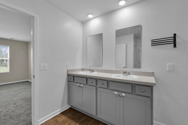 Building Photo - 233 Caribbean Village Dr