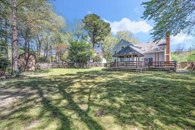 Building Photo - 304 Lynn's Way Yorktown VA 23962: Freshly Painted Updated Photos Coming !