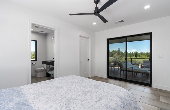 Building Photo - 1205 Trails Creek Ave