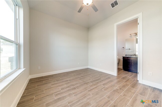 Building Photo - 238 Peter Kleid Lp