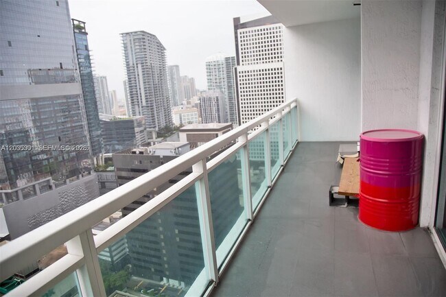Building Photo - 951 Brickell Ave
