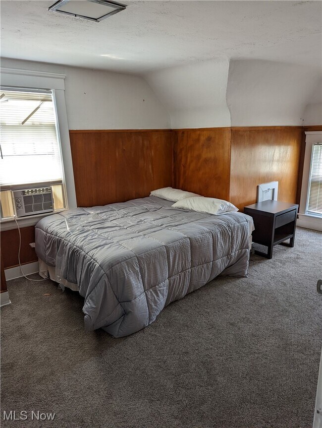 Building Photo - 10918 Ashbury Ave