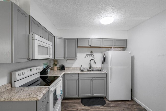 Building Photo - 115 15th Ave