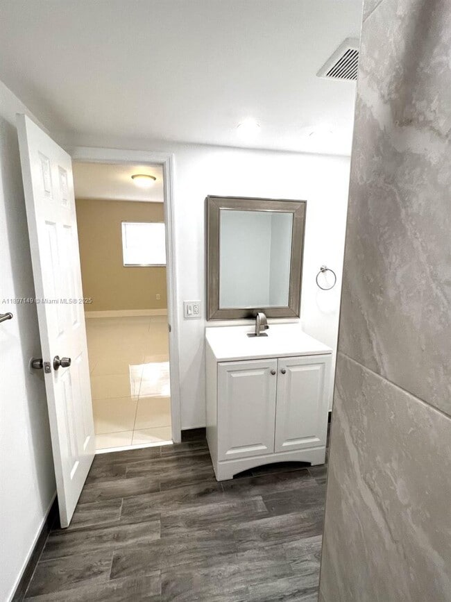 Building Photo - 3100 S Le Jeune Rd