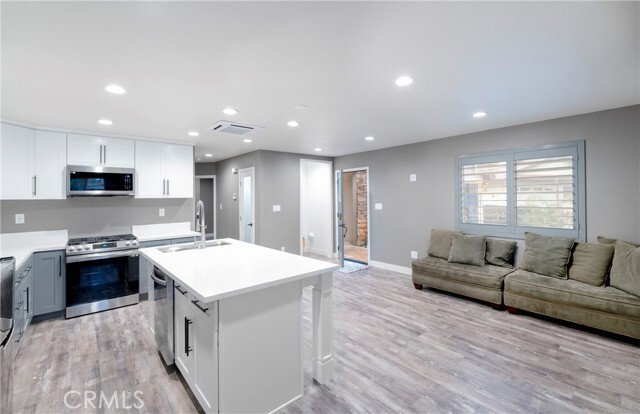 Building Photo - 826 S Brampton Ave