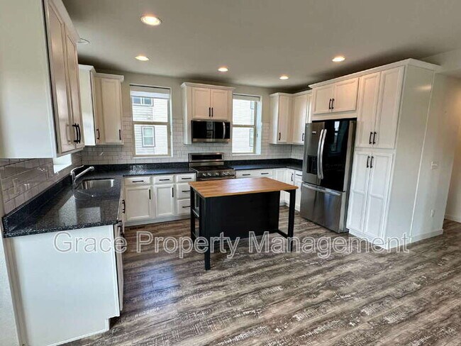 Building Photo - 10051 Belvedere Cir