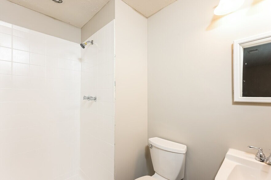 Building Photo - 1103 Sandune Dr
