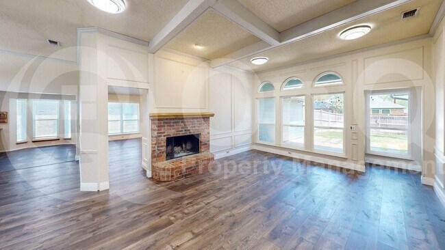 Building Photo - 1217 Babbling Brook Dr