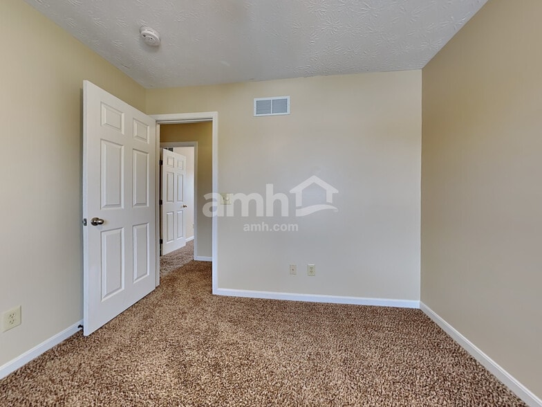 Building Photo - 229 Triple Crown Dr