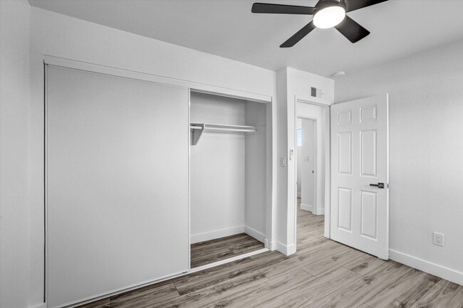 Building Photo - 2040 E 5th St