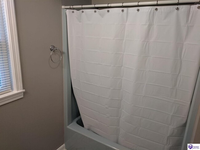 Building Photo - 638 Miller Rd