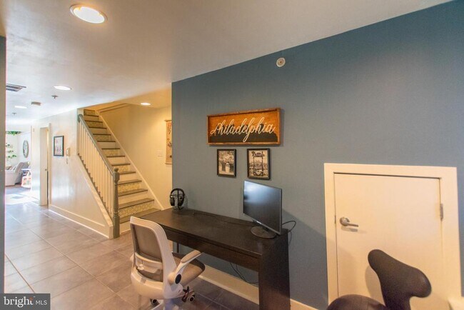 Building Photo - 1814 Christian St