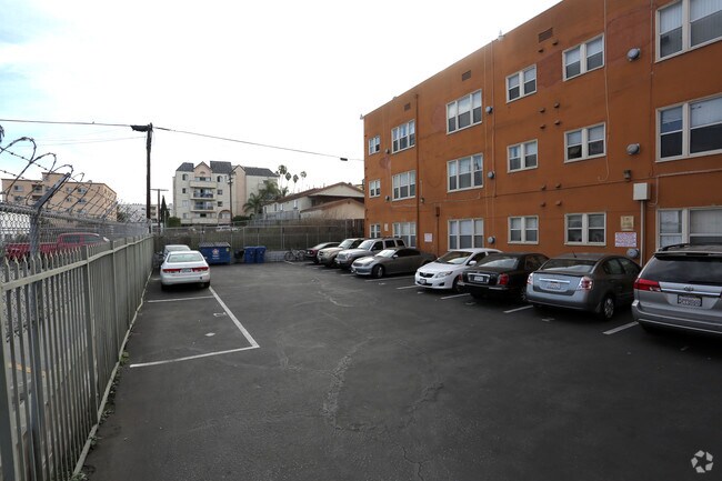 Building Photo - 1056 S Normandie Ave