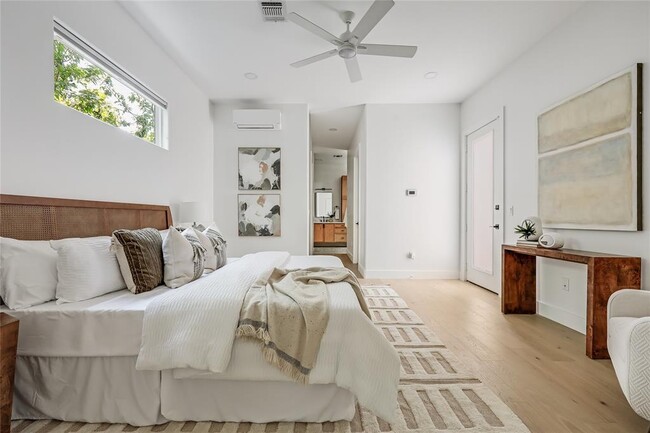 Building Photo - 1809 Pasadena Dr